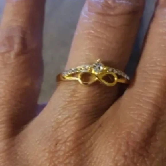 14 K Gold Ring - Picture 7 of 12